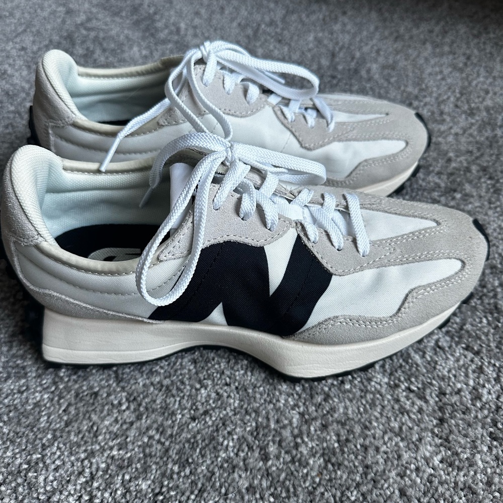 Women’s size 7 New Balance 327’s in sea salt with white and black